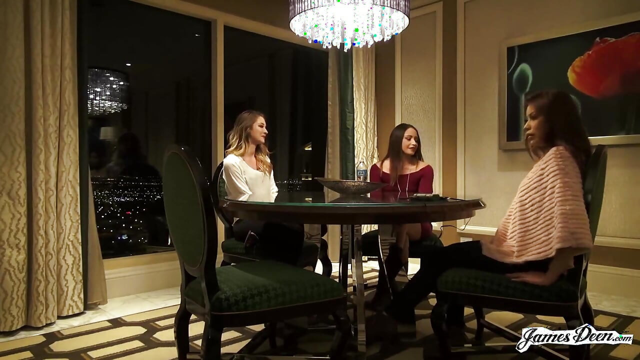 Avi Love, Bambi, Sami Parker w odwrotnej akcji gangbang z Jamesem Deenem