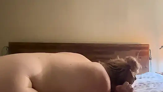 Schwangere ehefrau lutscht und fickt dann cowgirl mit einem analplug