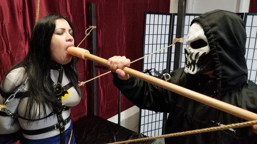 Cassandra Cain Cosplay Bondage Blowjob