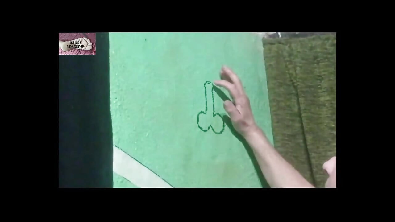 Mel Pintando Um Pau 1 - Version View