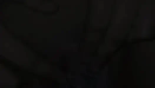 Мой сводный брат трахнул мою киску, когда я отдыхала