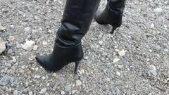 Overknee leather boots wet in the river