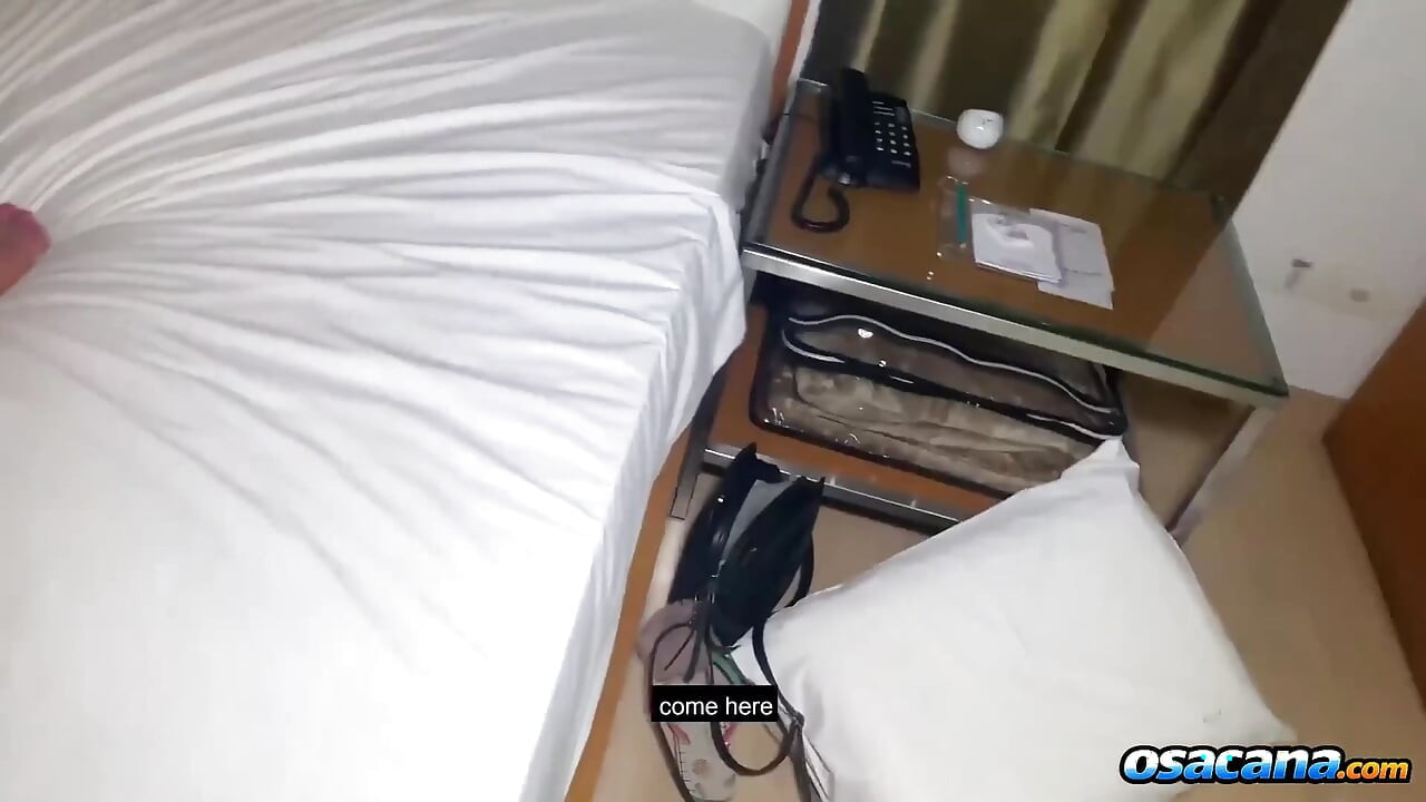 我這個巨臀黑髮女並吃她的屁股