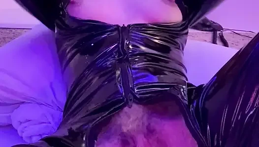 Hot seduces puts her hand in her pussy and tries to put the dildo together