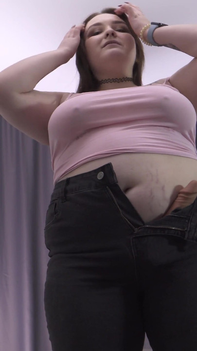 Amante con una polla enorme ordeña tu boca virgen | Clip 1