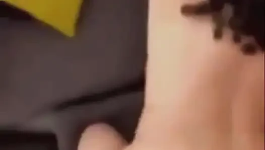 Sie hat mich überrascht. Sie kam wunderschön mit diesem Zopf im Haar an.