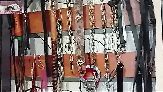 Penurut Mencintai Kakinya Dan Mengisap Penis Tuannya 1