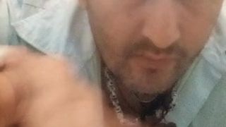 Hiszpańskie fajne porno z paskiem na koszulce