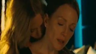 Amanda Seyfried Julianne Moore naakt lesbische scène Chloe