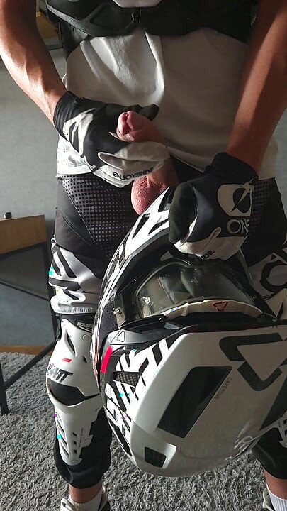 Cream Pie on My Mxhelmet