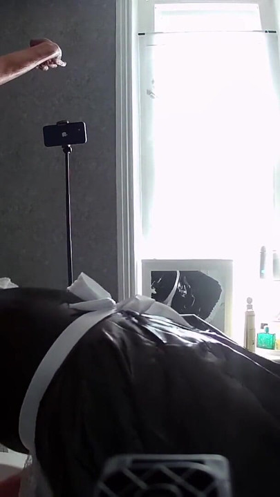 Servitoarea Jane gving Stăpâna Blackberrymilf un spectacol | Clipul 3