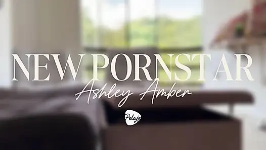 Ashley Amber обожает рейтинг хуев на ее синем, она выбирает лучшие хуи для съемок порно и загрузки на ее аккаунт
