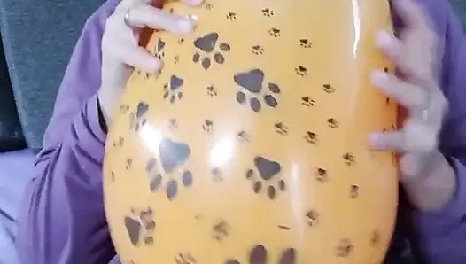 Sie trägt kein höschen während der ballonsession - bunny Looner