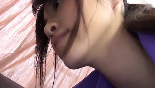 Сцена с японскими продавщицами-3, красивая японка Sara Yurikawa обслуживает клиента, а затем трахает его