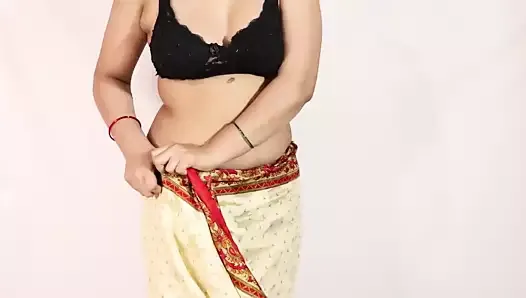 Priyanka Kakkar saree like a local lady