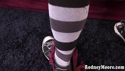 Bokep amatir pemula yang lembut dijilat sampai dijilat