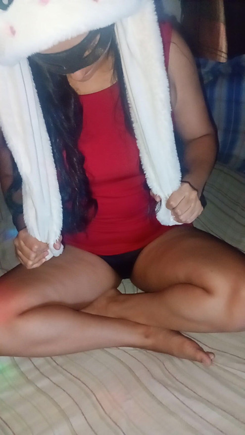Young girl at party waiting to get fucked