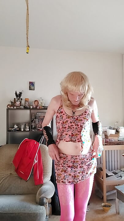 In blonde and naughty pink (part 1)