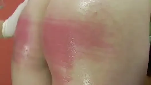 Hanka spanking-maschine - arschpeitschen