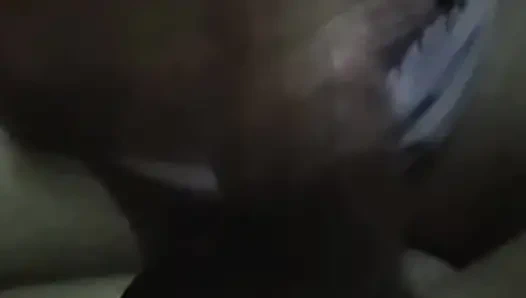 Angel aldatmak için komşularını baştan çıkarmaya çalışıyor