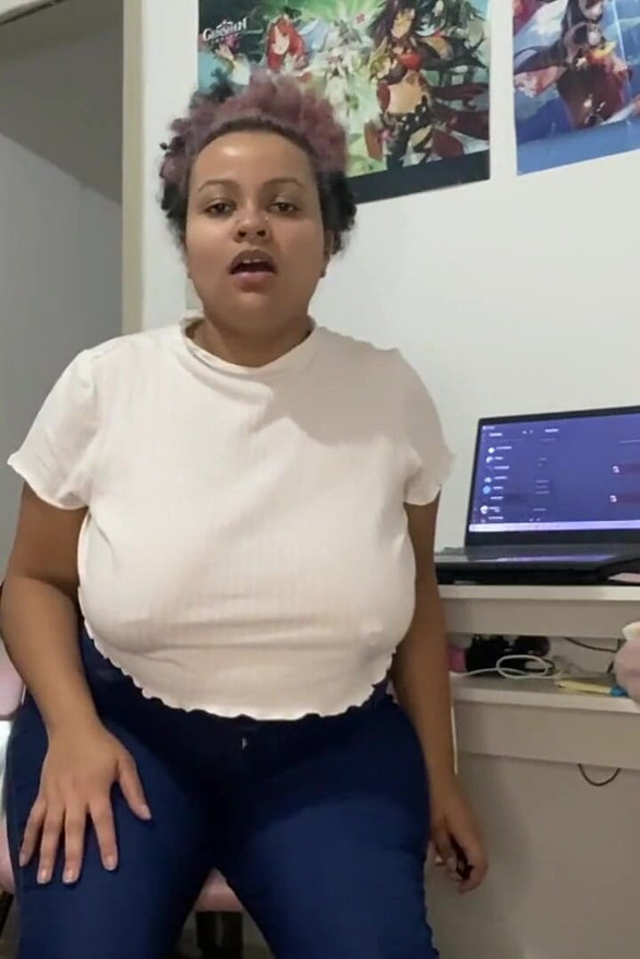 BBW Ebony Farting on Chair Complitation