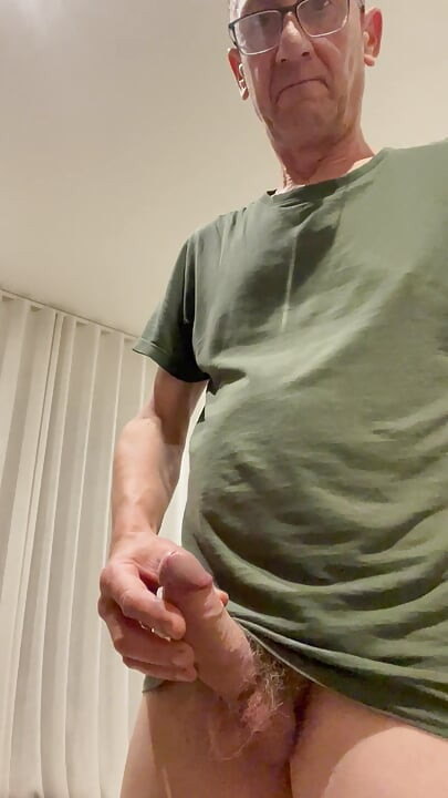 Stripping off for a wank part 1