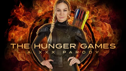 La rubia adolescente Katniss cumple su parodia de los juegos del hambre de fantasía