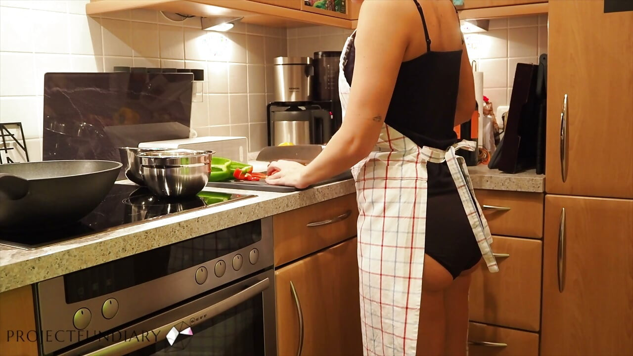 Stepsister kitchen fuck cum on pussy
