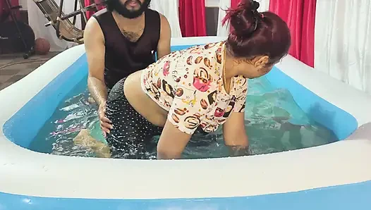 Mallu paar schwimmbad-fick mit blowjob