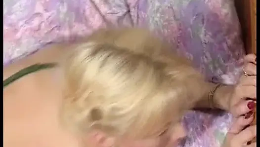 Almanya'dan Sarışın Sevgilisini Büyük Horozla Memnun Ediyor