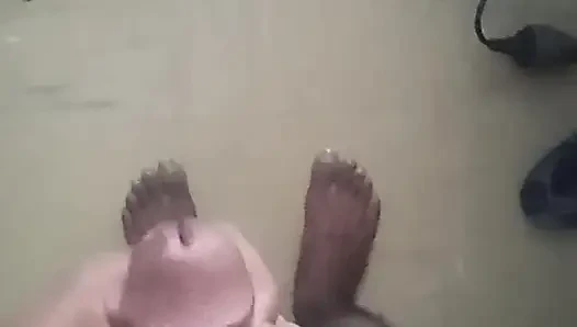 Jim oynayacak ve sikini sıvazlayacak ve büyük bir döl patlatacak