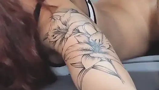 Seks penuh gairah, sepong kontol, crot di mulut