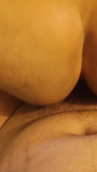 Przyrodnia siostra o pięknym ciele pozwala mi przelecieć jej gorącą cipkę