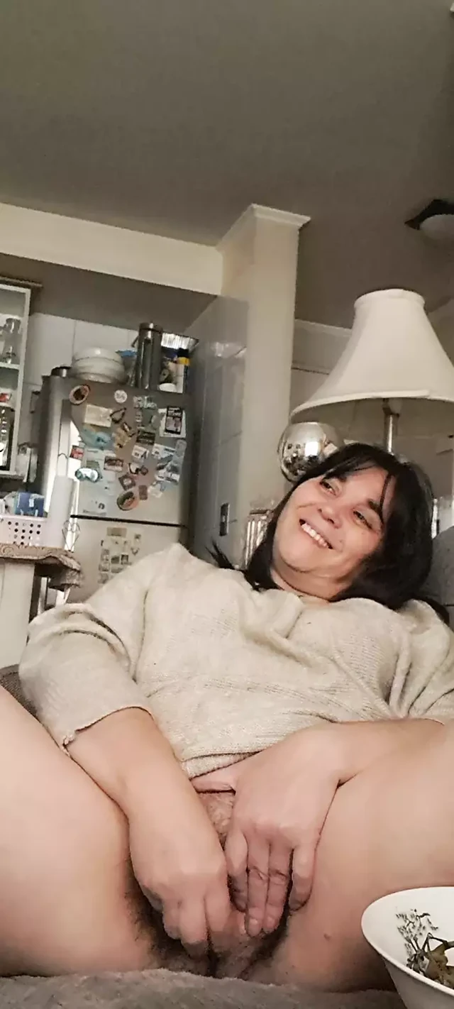 stepmom gives fruit flavored pussy juices to stepson