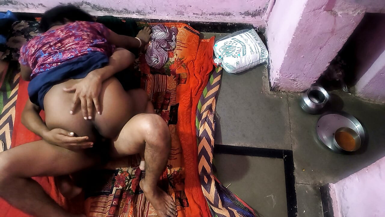shahar men sabse achchhi chodne laayak mammi naee meri sauteli mammi hai.