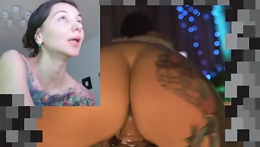 eine schoo lgirl, die mit schweiß bedeckt ist, springt mit tödlicher geschwindigkeit auf einen dildo und kommt oft! fickmaschine