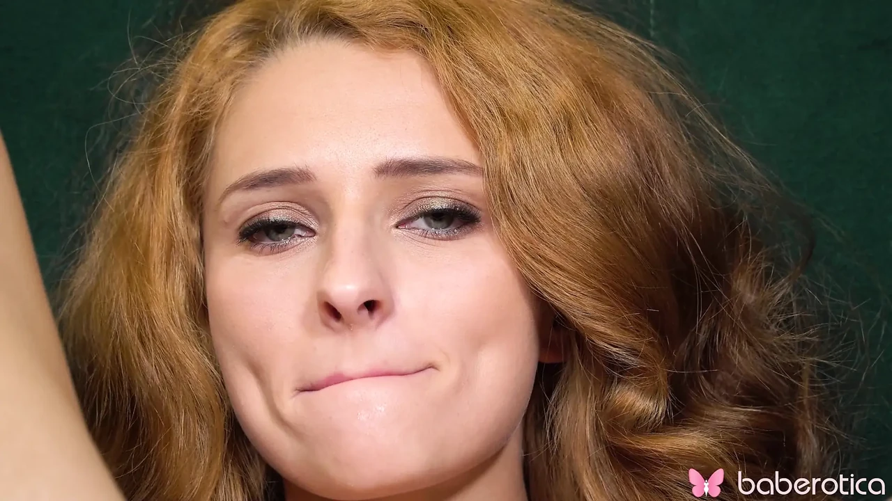 Solo redhead Lucianna Lucci masturbates at home with a huge dildo,in 4K.