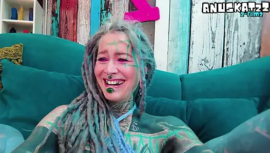 Cewek hot bertato ini dicrot di dalam setelah ngobrol sambil ngomong jorok