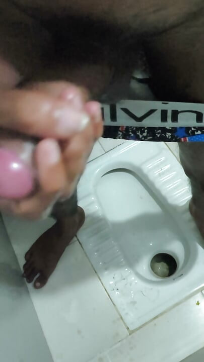 20 Min Continues Hand job but still didn't get ejaculate