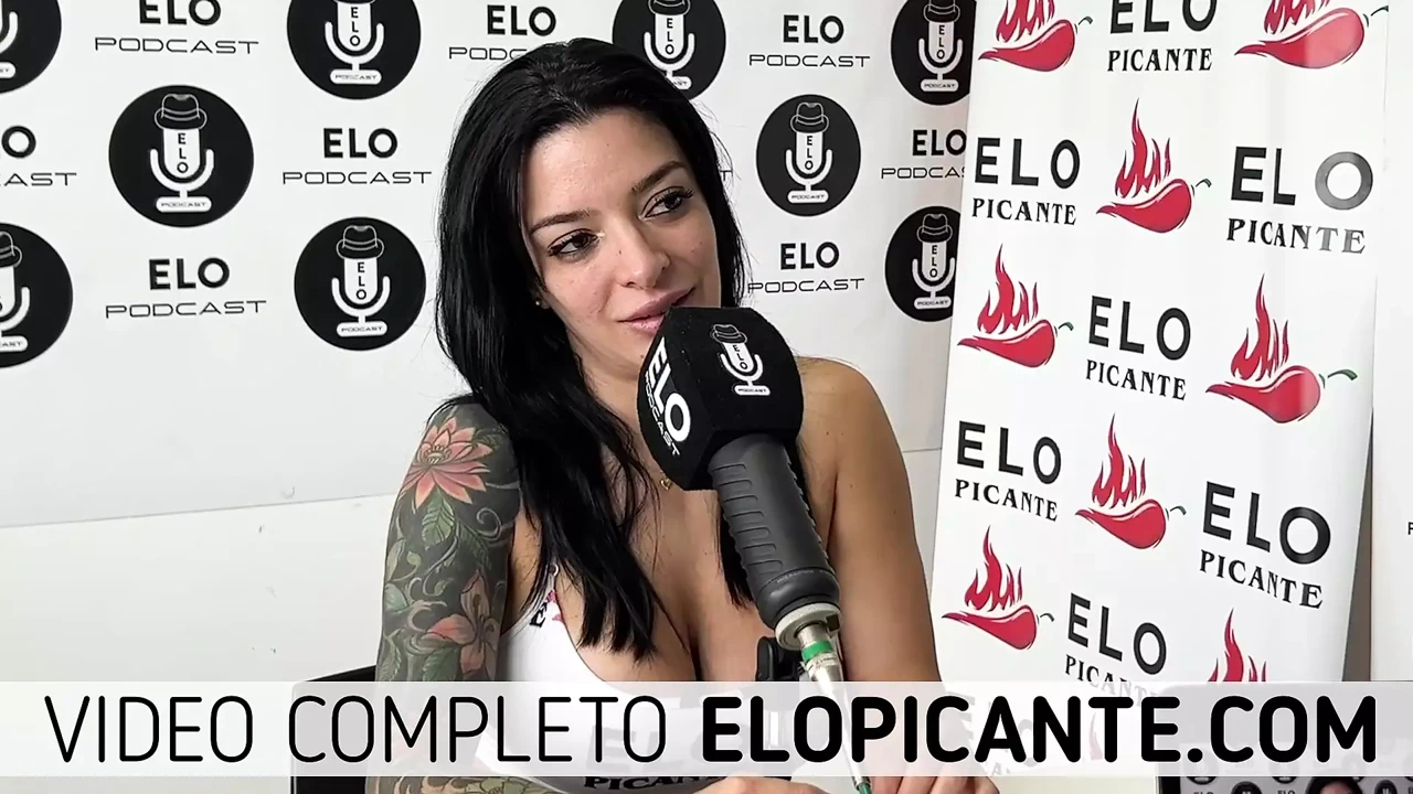 PAULI PRADA TALKS ABOUT SEX BEFORE PASSING TO SPICY ROOM