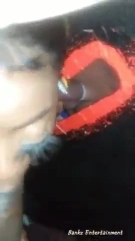 Casada faminta por piroca no gloryhole