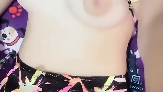 Betapa nikmatnya aku menyentuhmu! Aku suka saat aku sange, kamu mau lihat lagi, sayang?