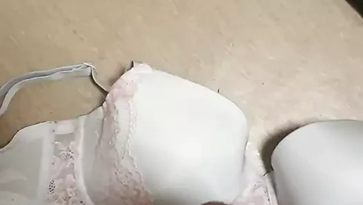 Cum üzerinde kardeş sutyen