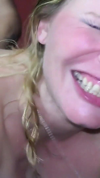 Mesti berkongsi detik daripada "MILF Jerman Melanie Moon di Parti Gangbang Swasta di Berlin"