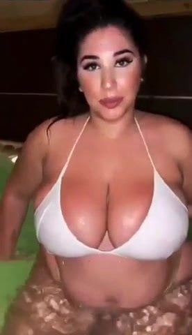 Grandes tetas jugosas 8