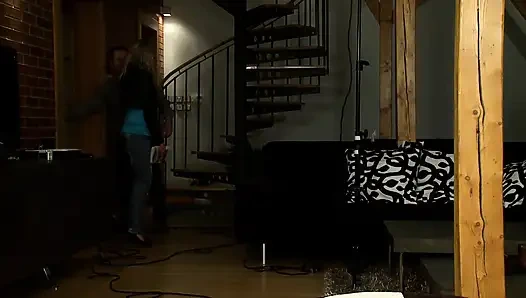 Islak azgın sarışın Macar sürtük sert yarağıma biniyor cilt 1