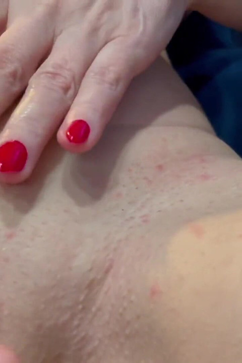 蒙住眼睛的湿润阴户手淫