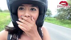 Me masturbo en publico en moto