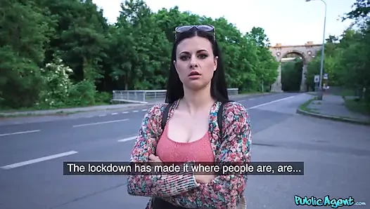 Public Agent - die dunkelhaarige schönheit billie star lutscht schwanz für geld
