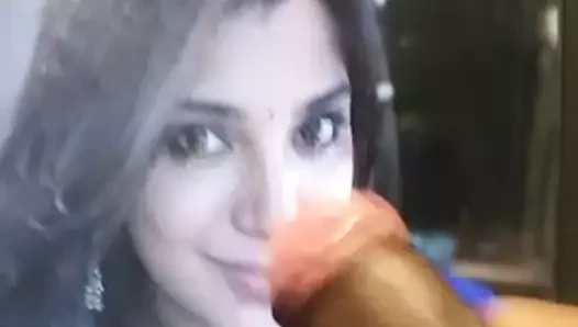Aathmika sıcak cocking haraç